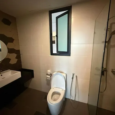 Free Parking, 2-10 Pax, 3 Rooms 2 Bathrooms, Vivacity Jazz 2 Kuching Exterior photo