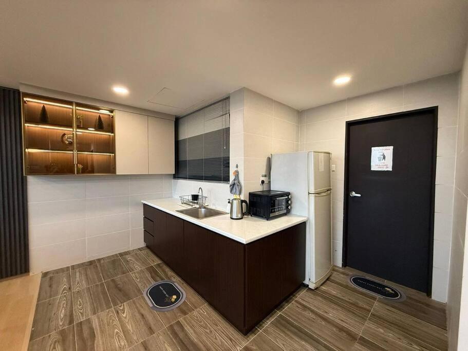 Free Parking, 2-10 Pax, 3 2 Bathrooms, Vivacity Jazz 2